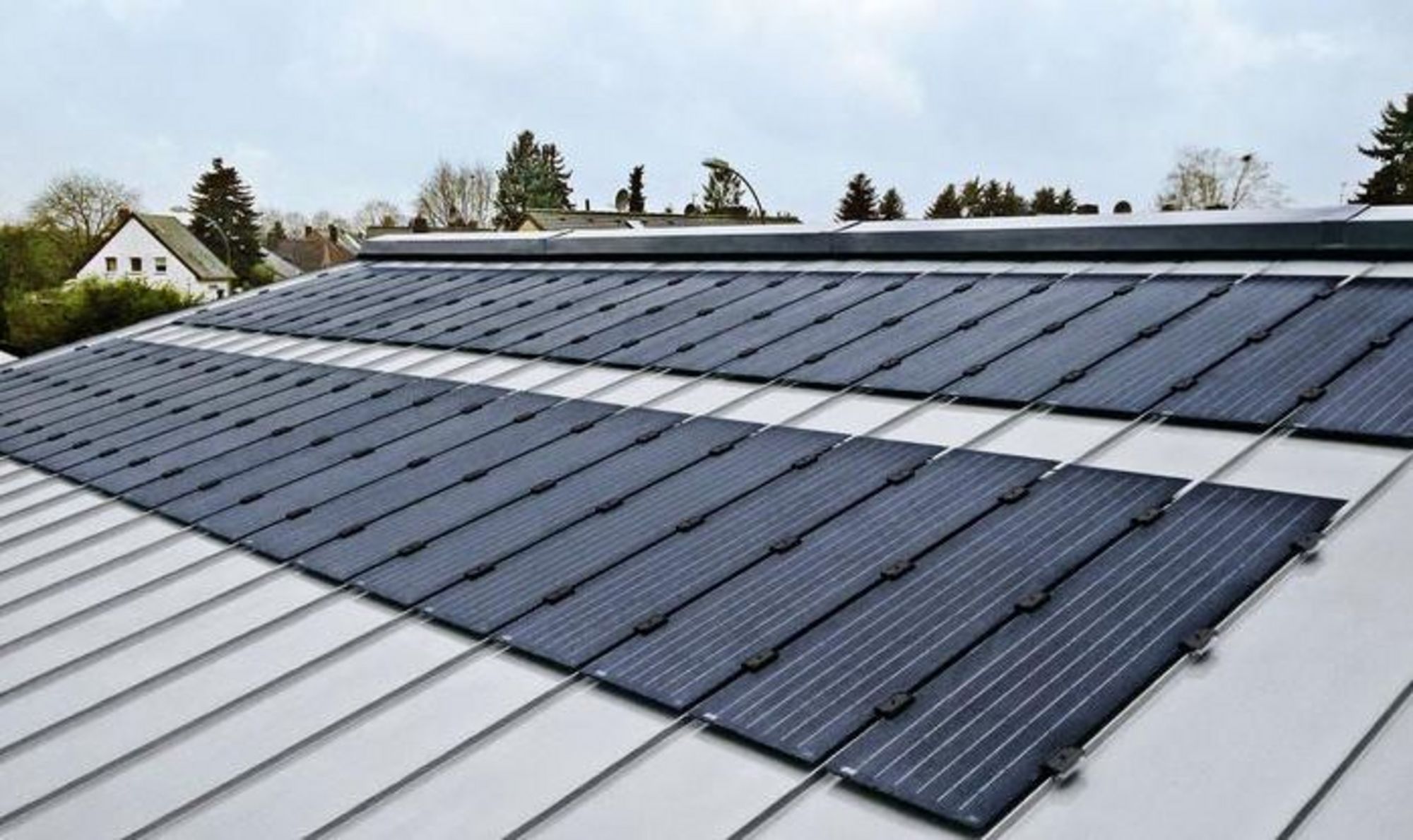 Solar system for RHEINZINK standing seam roofing RHEINZINK